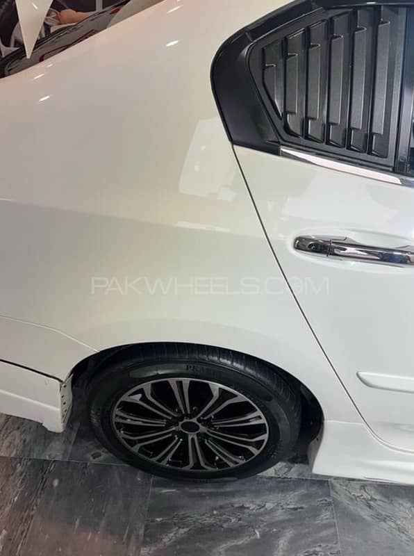 Honda City Aspire 1.5 2019 top of the line 3