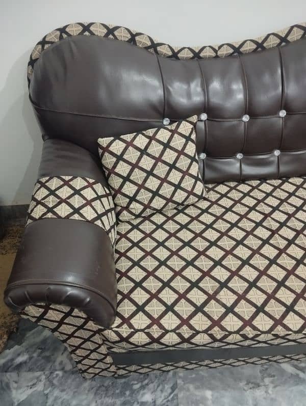 3 seater sofa for sale 8