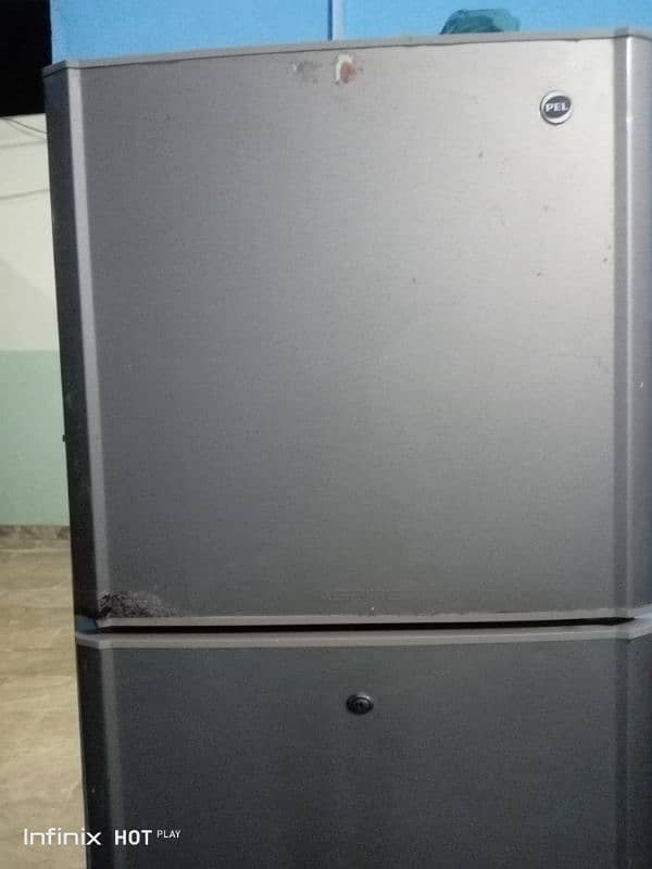 pel refrigerator in used condition 0