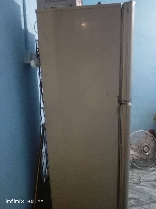 pel refrigerator in used condition 2