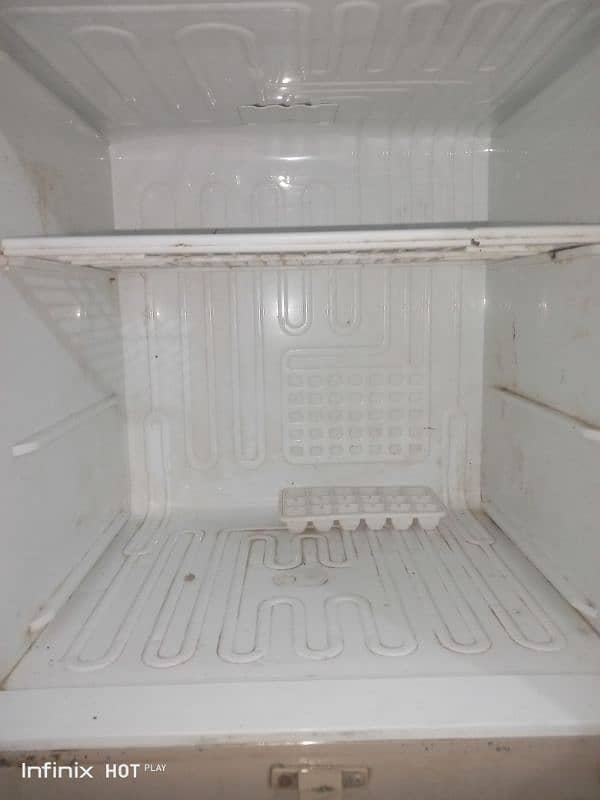 pel refrigerator in used condition 5