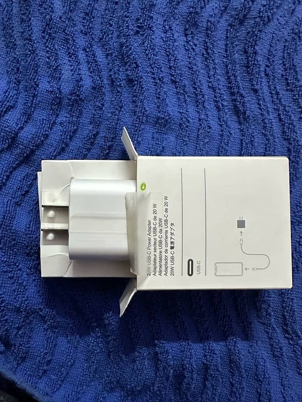 apple original mercantile adoptor without cable box pack 1