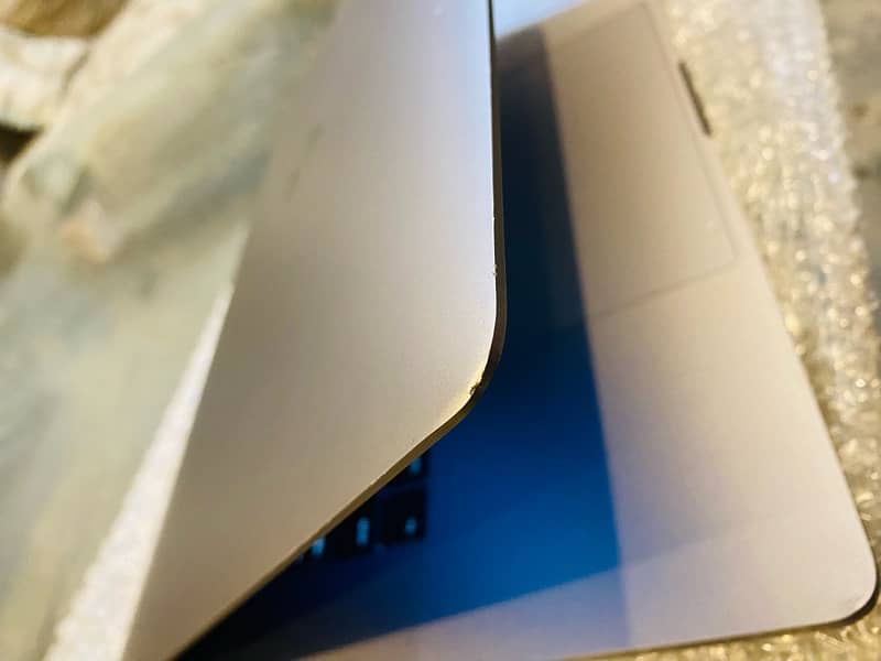 macbook 2019 15 inch i9, 32gb 512gb 8