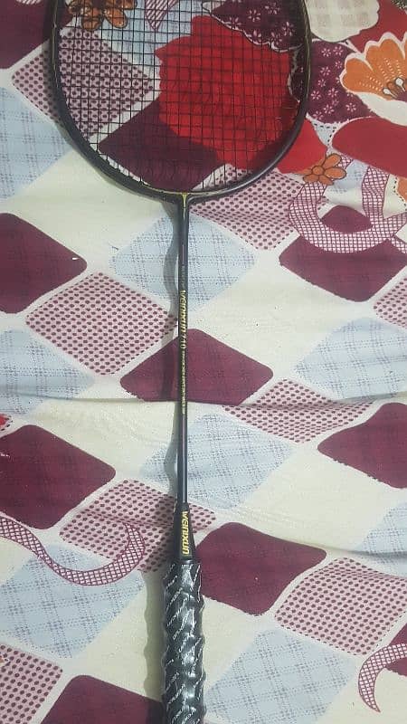 Weinixun Badminton Racket 1