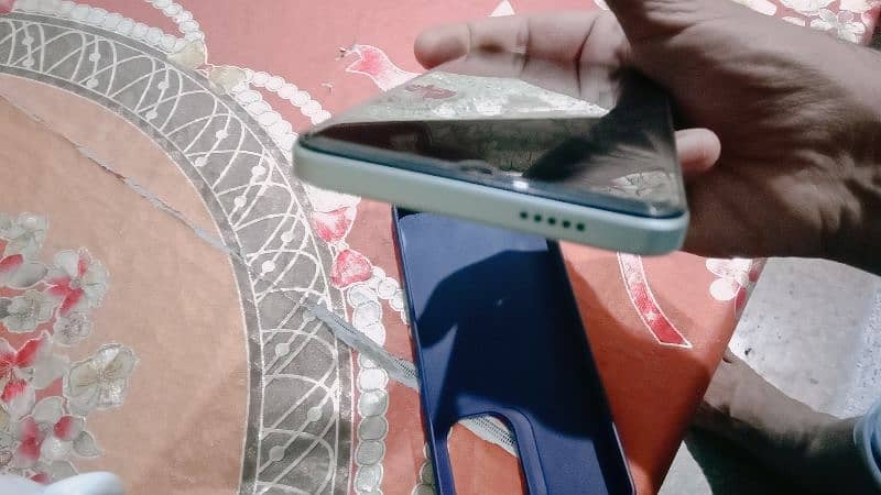 Vivo Y 18 6/128 Condition 10by10 For Sel Daba Charger Saat 0