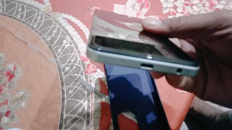 Vivo Y 18 6/128 Condition 10by10 For Sel Daba Charger Saat 2