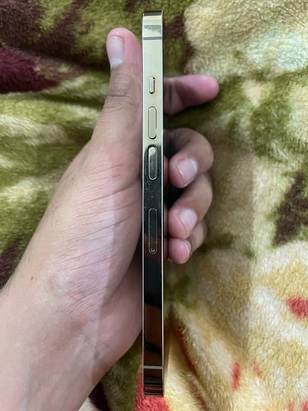 iphone 13 pro Fu with box 6