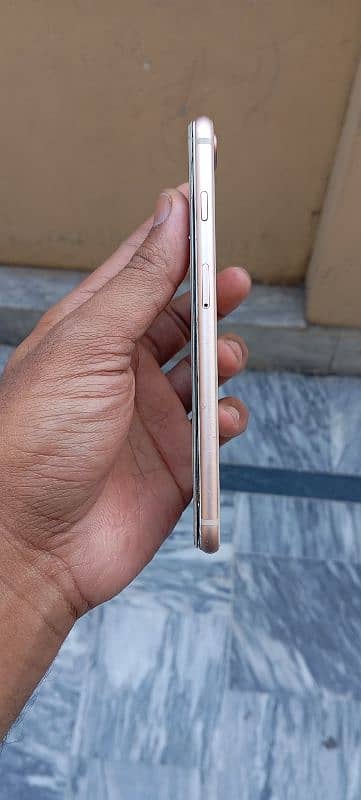 I Phone 8 Plus Mobile Non PTA Panal Break Hai 64Gb Mobile. . 2