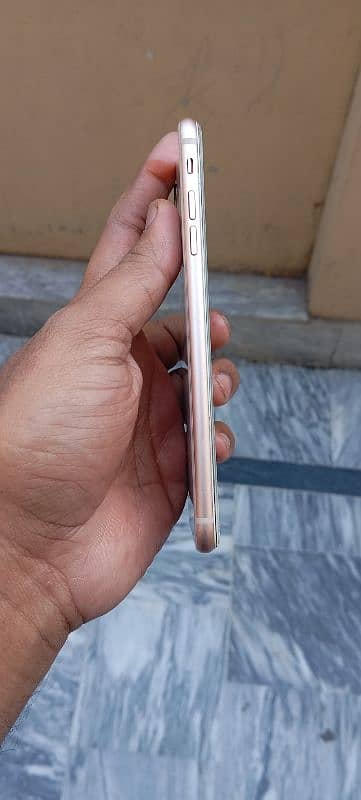 I Phone 8 Plus Mobile Non PTA Panal Break Hai 64Gb Mobile. . 3