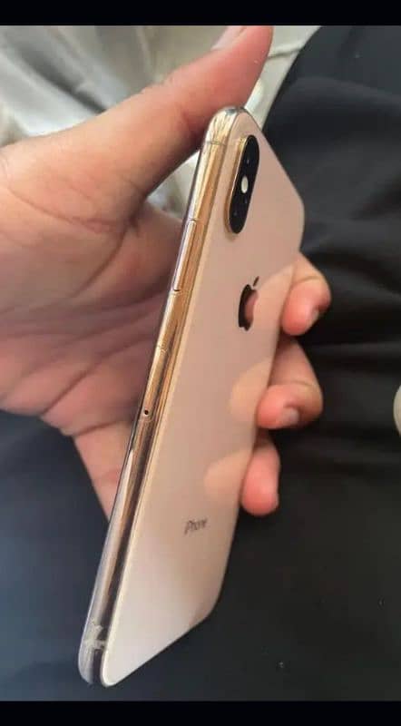 iphone xs (03019122563) 1