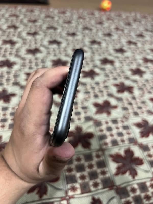 Apple iPhone 11 PTA APPROVED 2