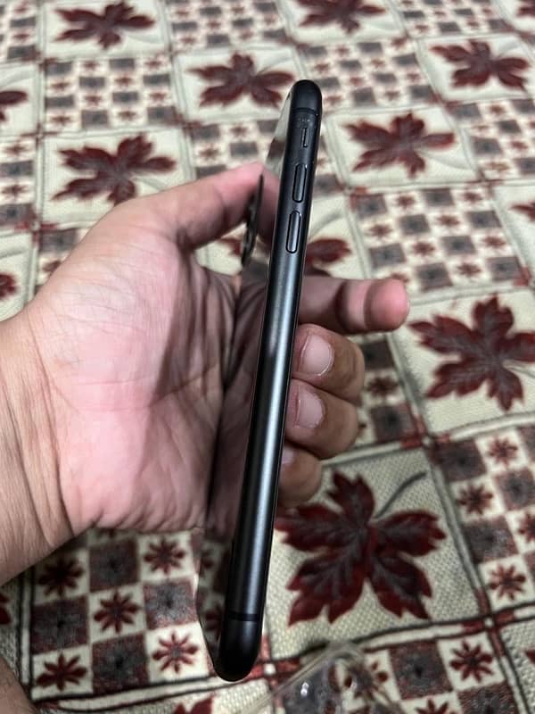 Apple iPhone 11 PTA APPROVED 4