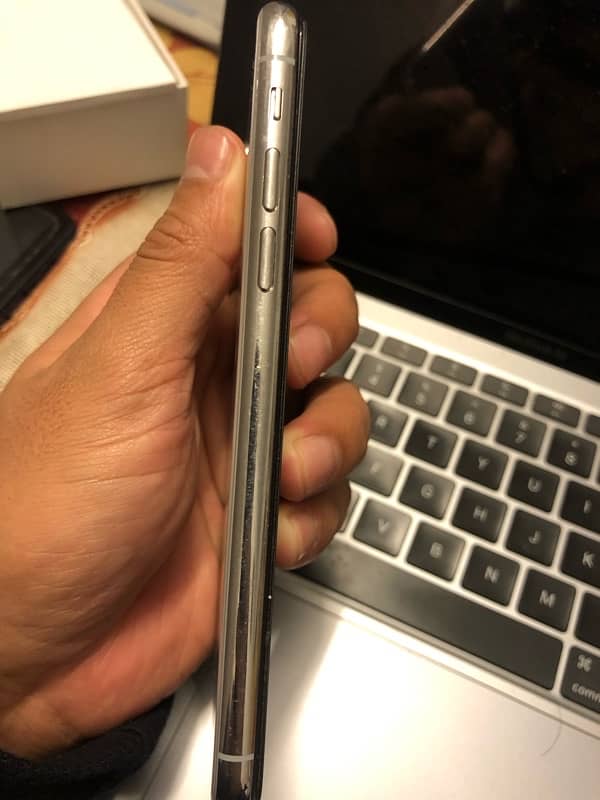 IPhone X 64GB PTA Approved 4