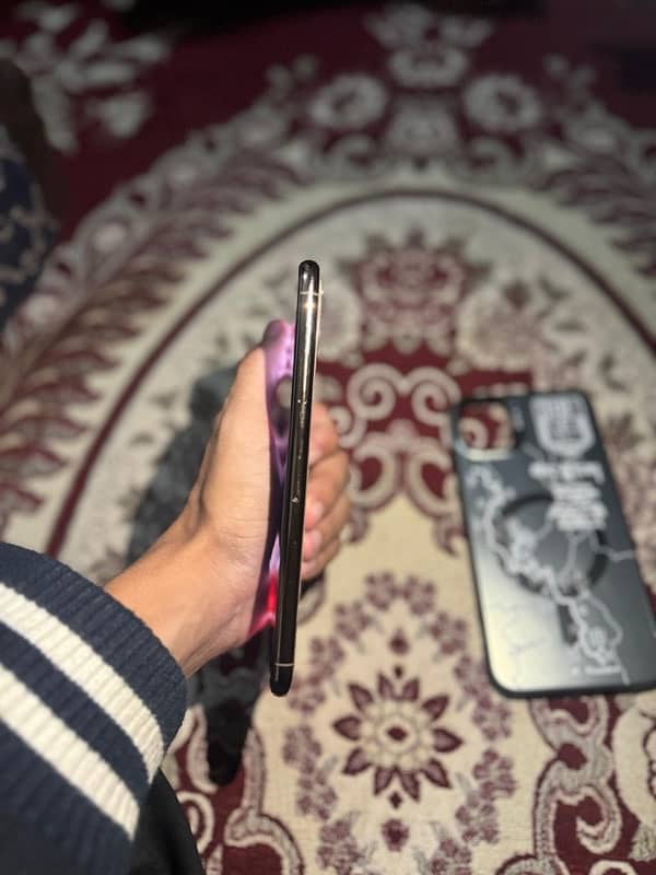 iPhone 11 Pro max all geniune 4