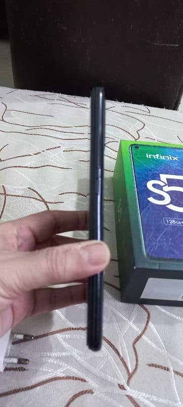 Infinix S5 Mobile Phone, Original Charger and Box 1