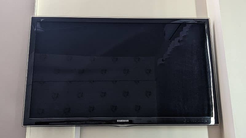 Samsung Series 6 40inch (UA40D6000) 3D TV 1