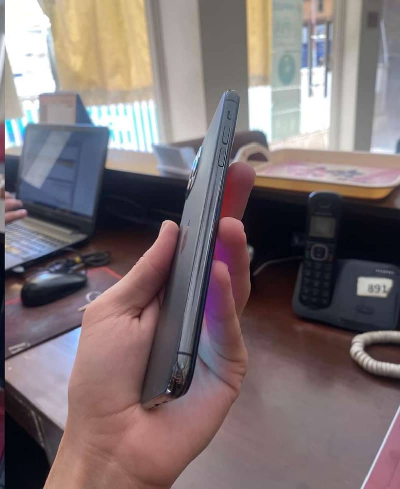 Iphone 11 pro max jv 64gb full okay 5