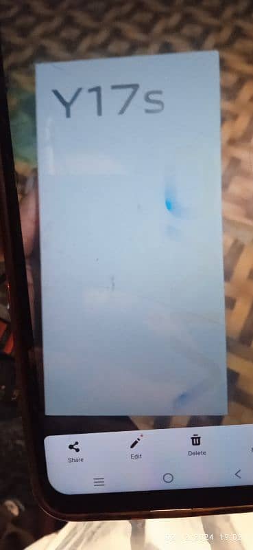 Vivo y17s all okay box and charger sath hai 0