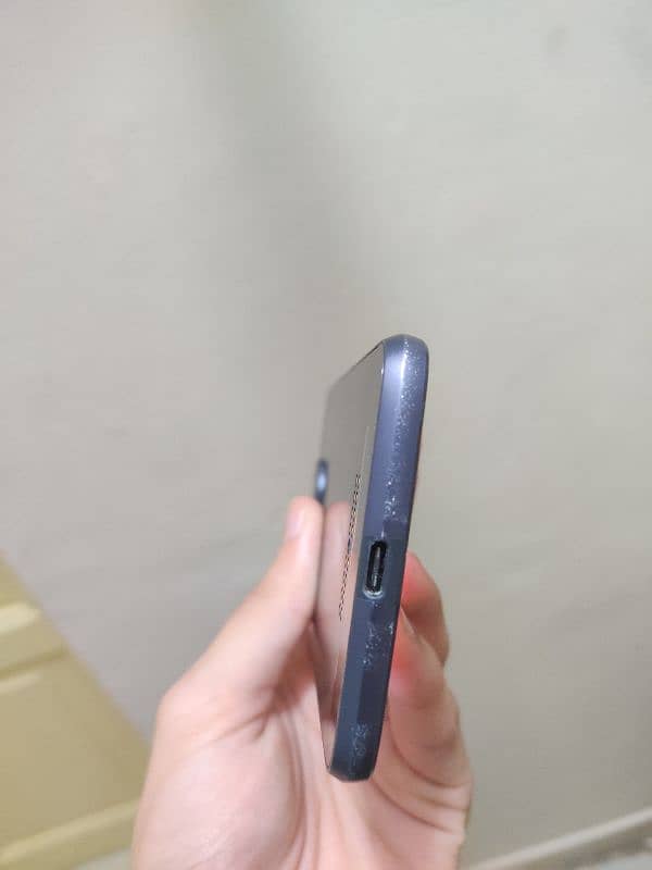 moto z force droid 5