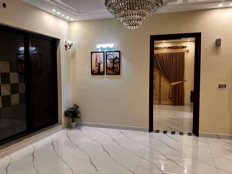 10 Marla House Available For Sale In Bahria Town Lahore 4