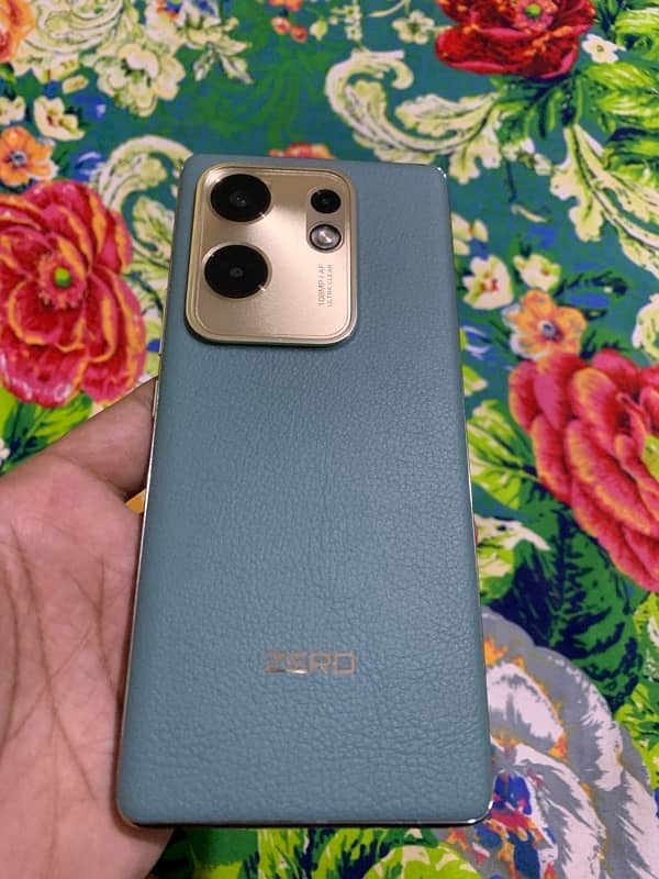 Infinix Zero 30. . 10/10 Condition Complete saman 0