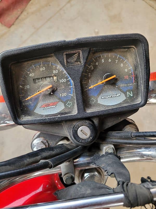 Condition 10/10 hai apne saman pe hai bike 4