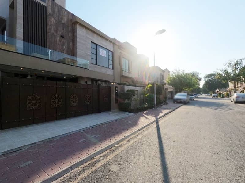 10 Marla Ultra Classic House For Sale Bahria Town Lahore 17