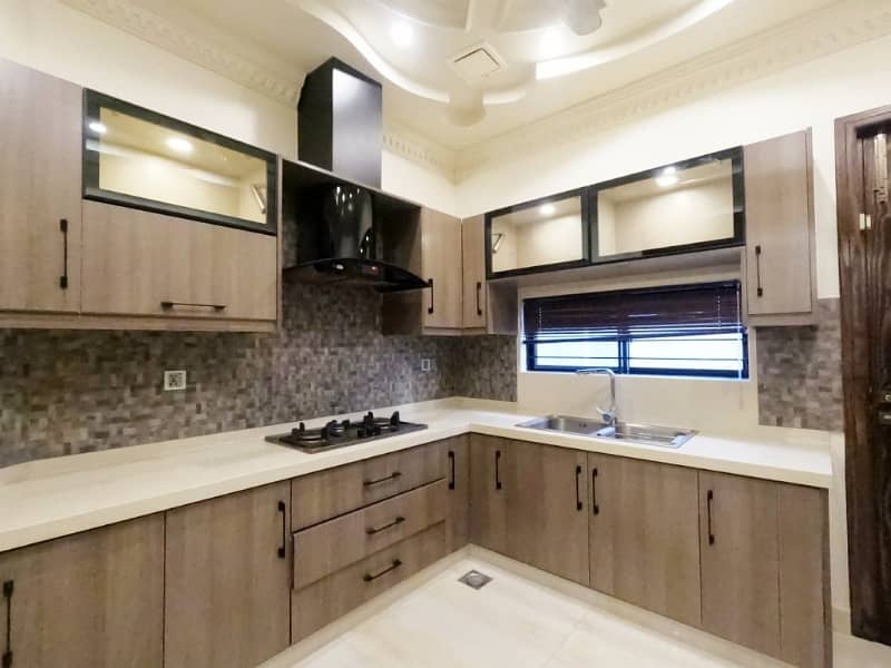 10 Marla Ultra Classic House For Sale Bahria Town Lahore 33