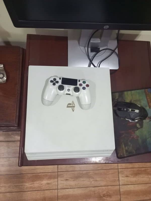 PS4 PRO LIMITED EDITION 1TB WITH GAME 1