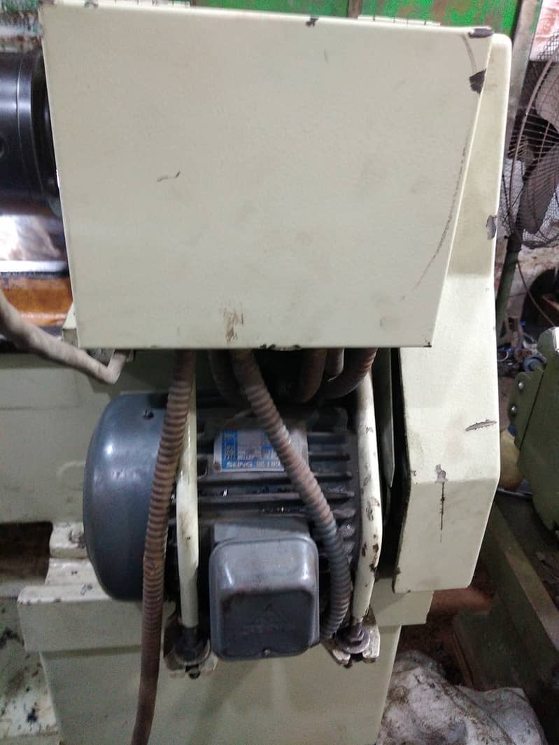 Gear head lathe machine 1