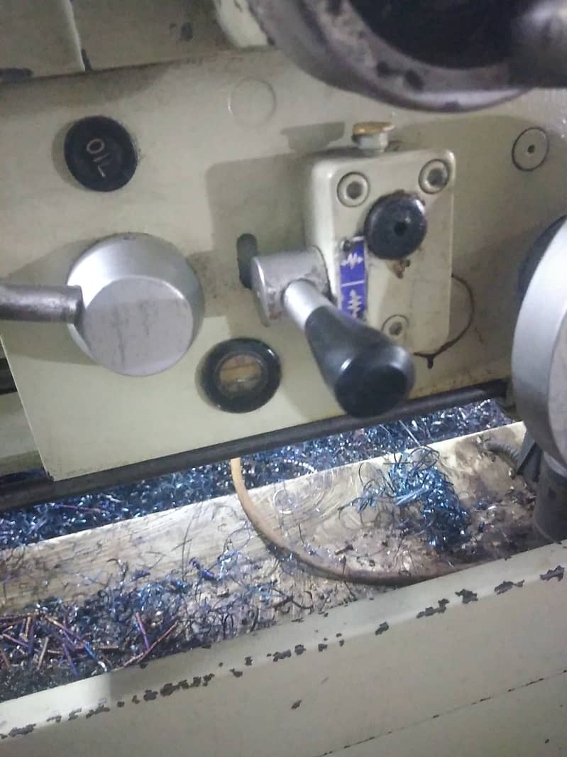 Gear head lathe machine 6