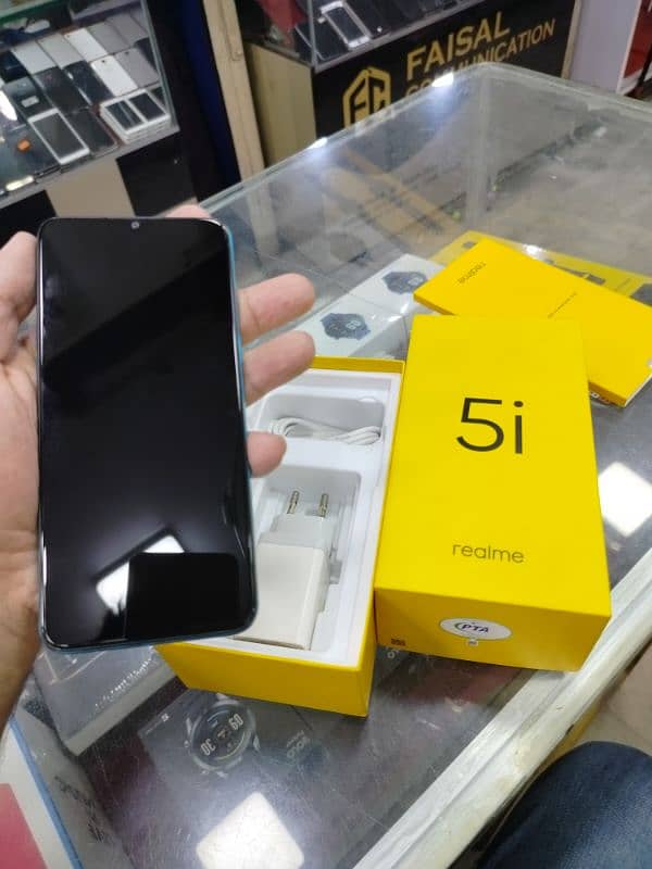 REALME 5i 4GB Ram & 64GB Rom 1