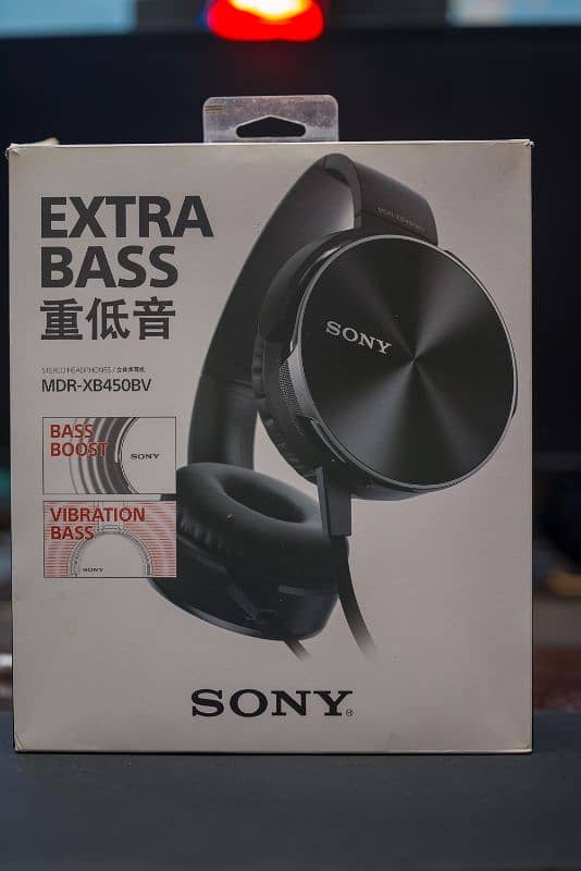 Sony Extra Bass studio headphones 2