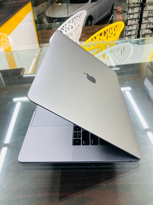 MacBook Pro 2019 7