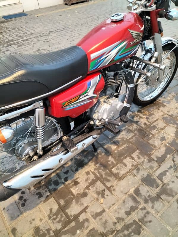 Honda CG 125 is for sale 3