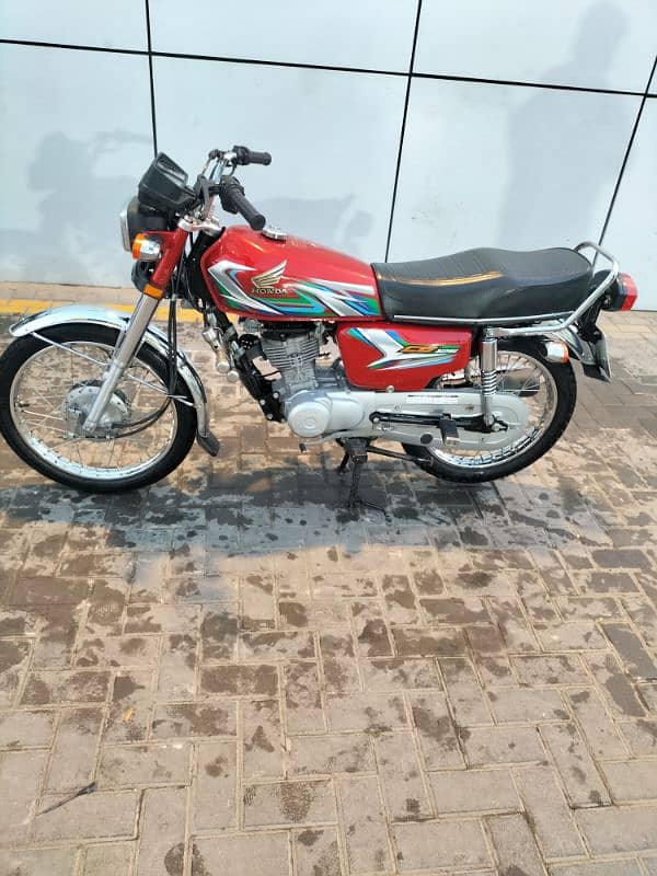 Honda CG 125 is for sale 8