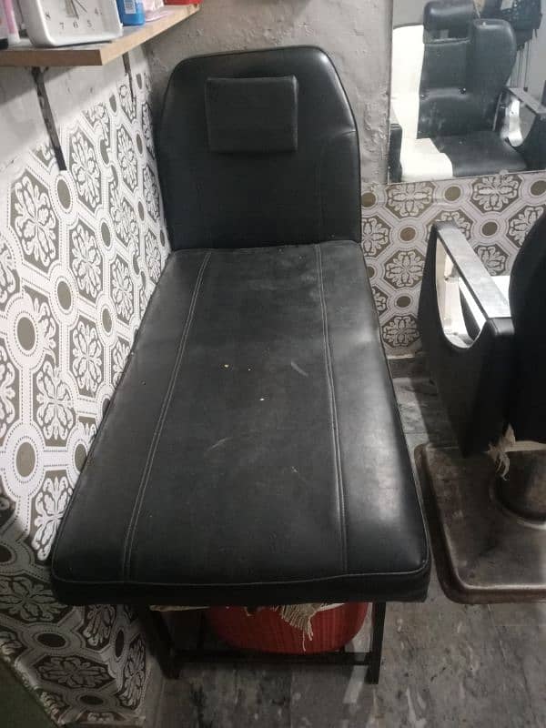 saloon chairs set and 1 waxing bed 2