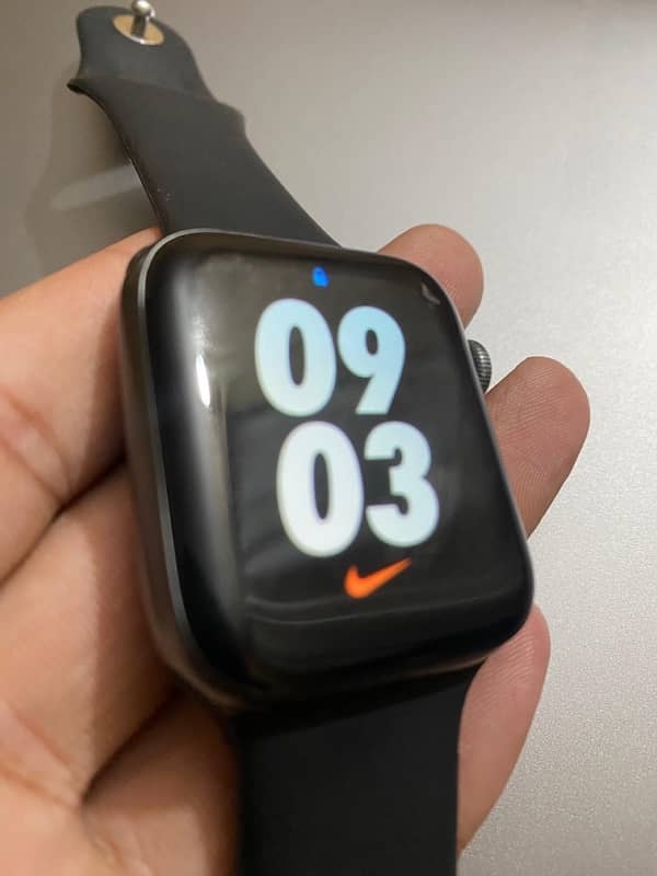 Apple watch series 5 44mm  waterpack 4