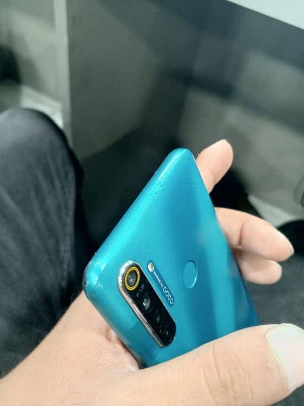 realme 5i 4)64 with box 1