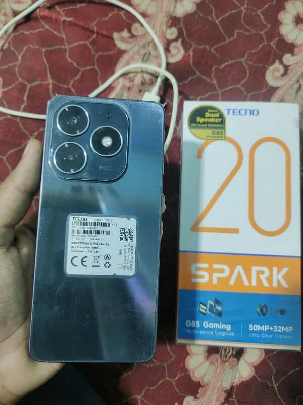 Tecno Spark 20.8+8/256. . 10/10 conditions . . 9 months warranty 3