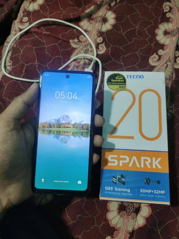 Tecno Spark 20.8+8/256. . 10/10 conditions . . 9 months warranty 6