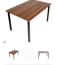 Habbit dining table