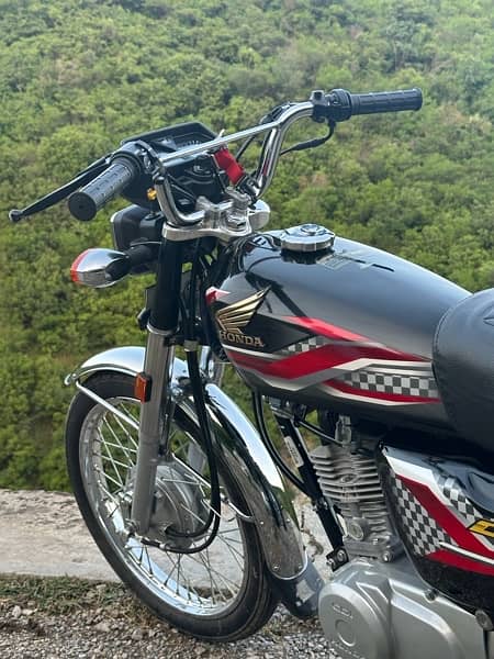 Honda CG 125 2024 Black 0