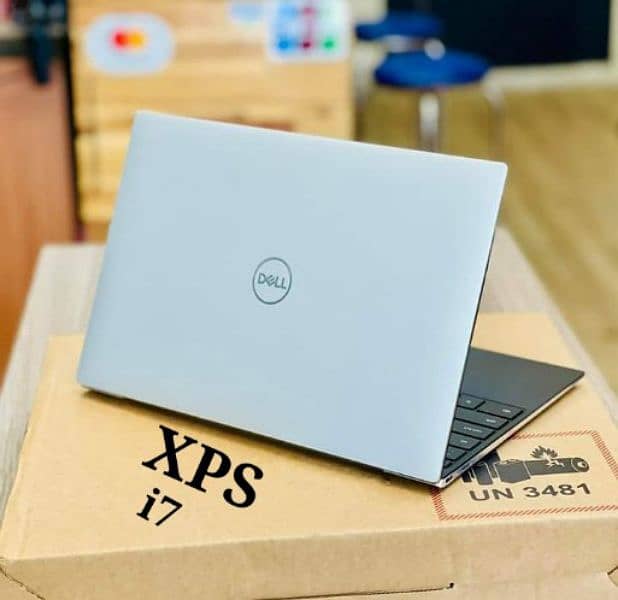 Dell XPS IPS Core i7 7th Generation (Ram 8GB + SSD 256GB) Border Less 0