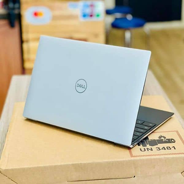 Dell XPS IPS Core i7 7th Generation (Ram 8GB + SSD 256GB) Border Less 3