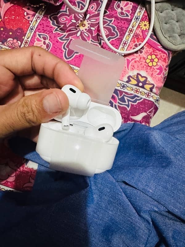 Apple AirPods Pro 2 3