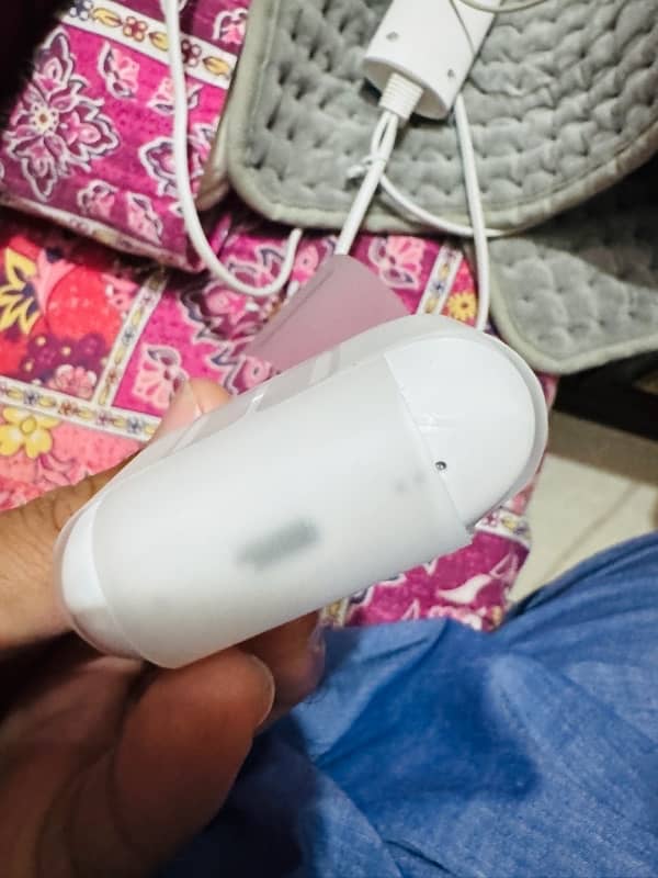 Apple AirPods Pro 2 4