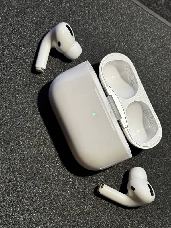 Apple Airpods Pro (Gen 1) - Original 1