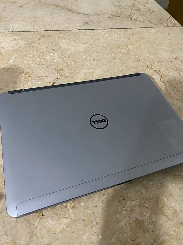 Dell Latitude E6440 (Core i7) 1