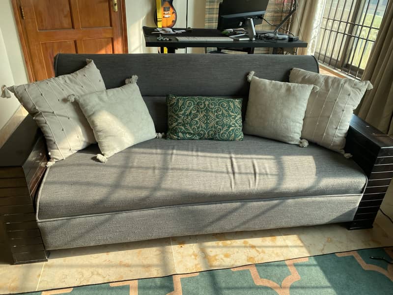 5 seater sofa with 2 side tables 1